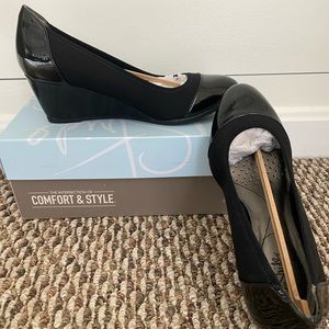 Women’s wedge shoes